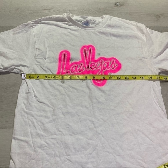 Las Vegas Neon Glitter Graffiti Style Short Sleeve Graphic T-Shirt, Size Small - Picture 5 of 8
